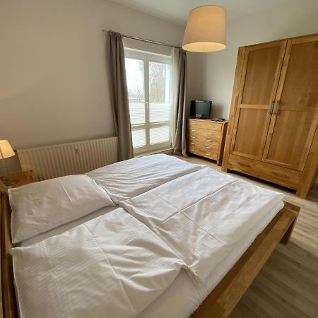 Bootshaus/ Holzdeck Lägenhet Rostock Exteriör bild