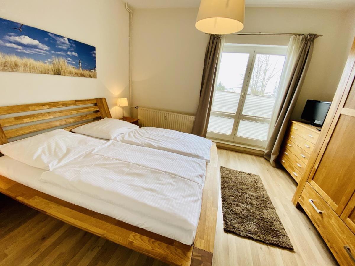 Bootshaus/ Holzdeck Lägenhet Rostock Exteriör bild